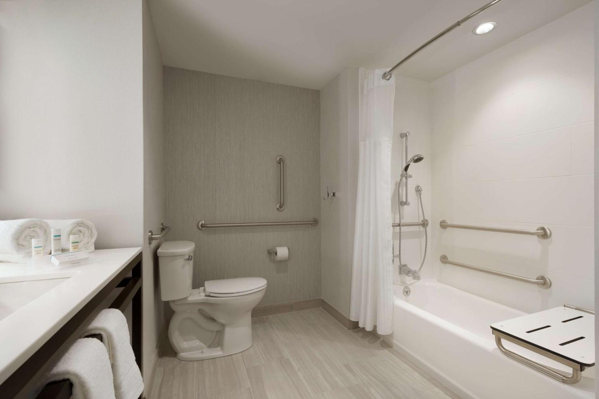 Hilton Garden Radnor Hotel 3*